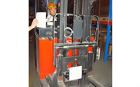 RFID叉車改裝案例.jpg RFID叉車改裝案例.jpg